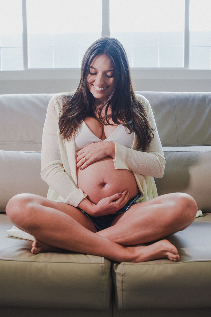 Foto Um Ensaio Gestante na casa bem íntimo e casual... Foto Um Ensaio Gestante na casa bem íntimo e casual... - Imagem 17