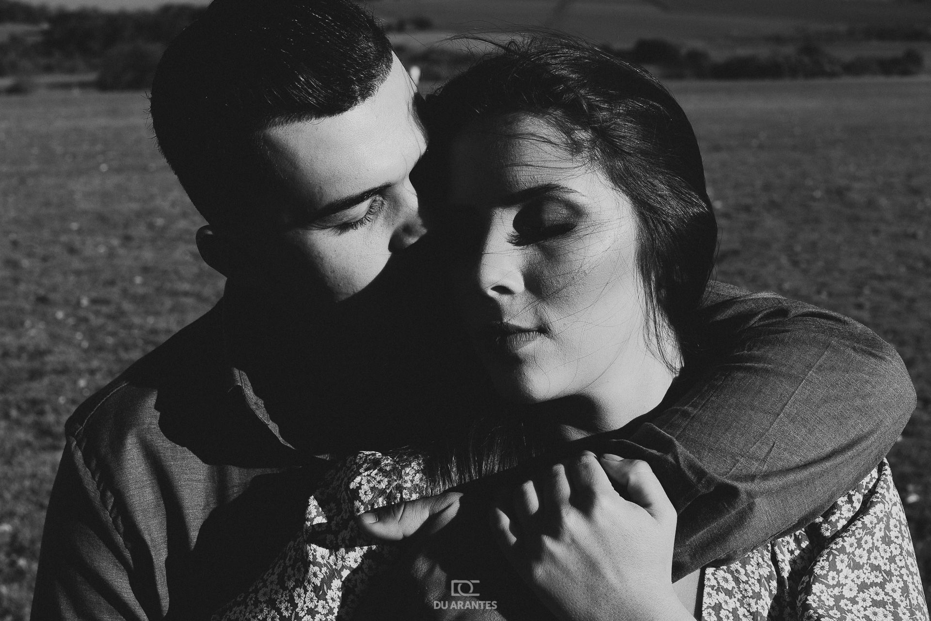 Foto Ensaio de fotos Pre Wedding no campo de trigo no por do sol Foto Ensaio de fotos Pre Wedding no campo de trigo no por do sol - Imagem 11