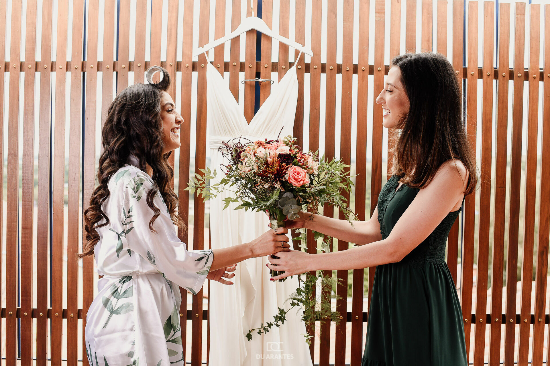 Foto Casamento numa igrejinha rural no interior de São Paulo Foto Casamento numa igrejinha rural no interior de São Paulo - Imagem 1