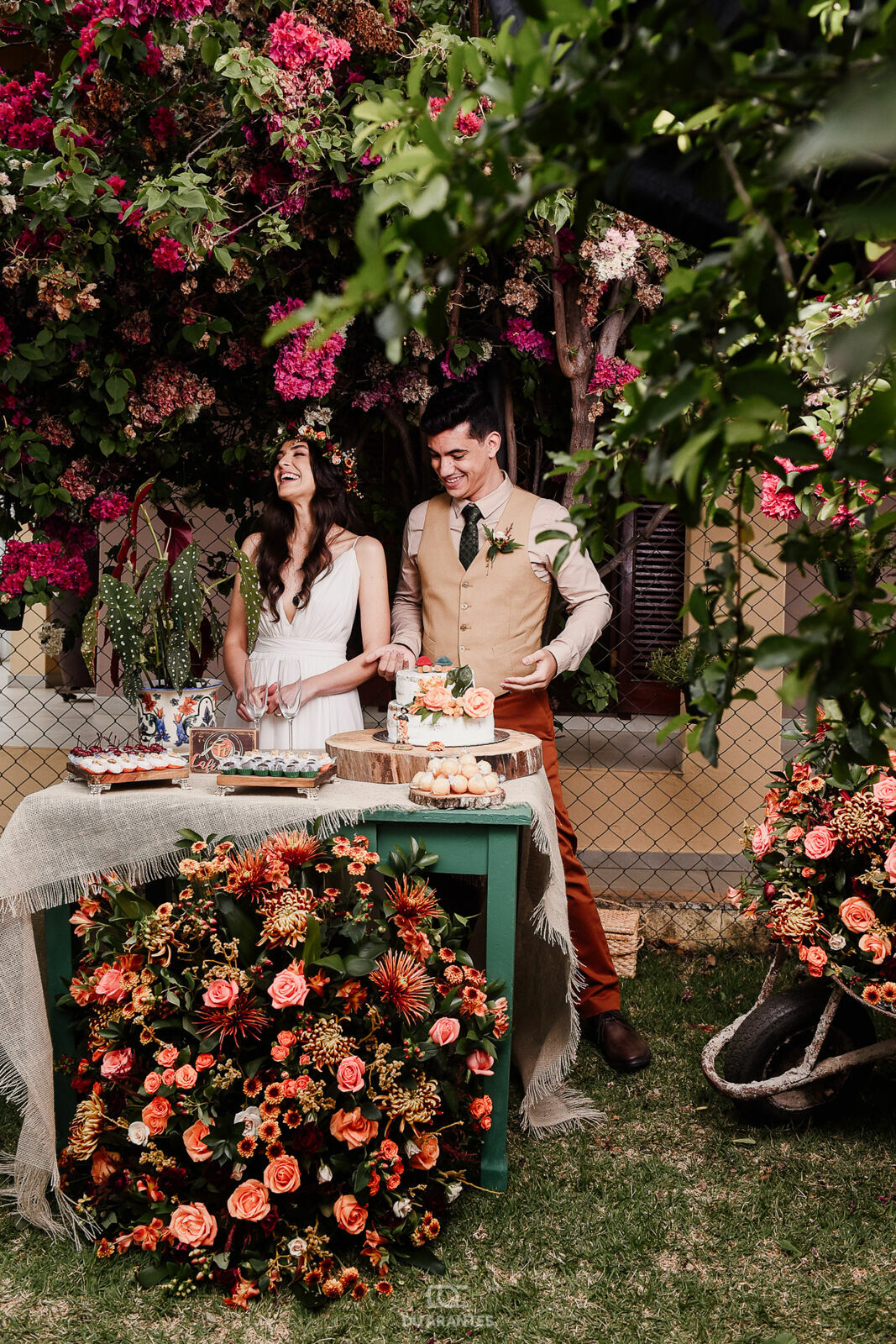 Foto Casamento numa igrejinha rural no interior de São Paulo Foto Casamento numa igrejinha rural no interior de São Paulo - Imagem 24