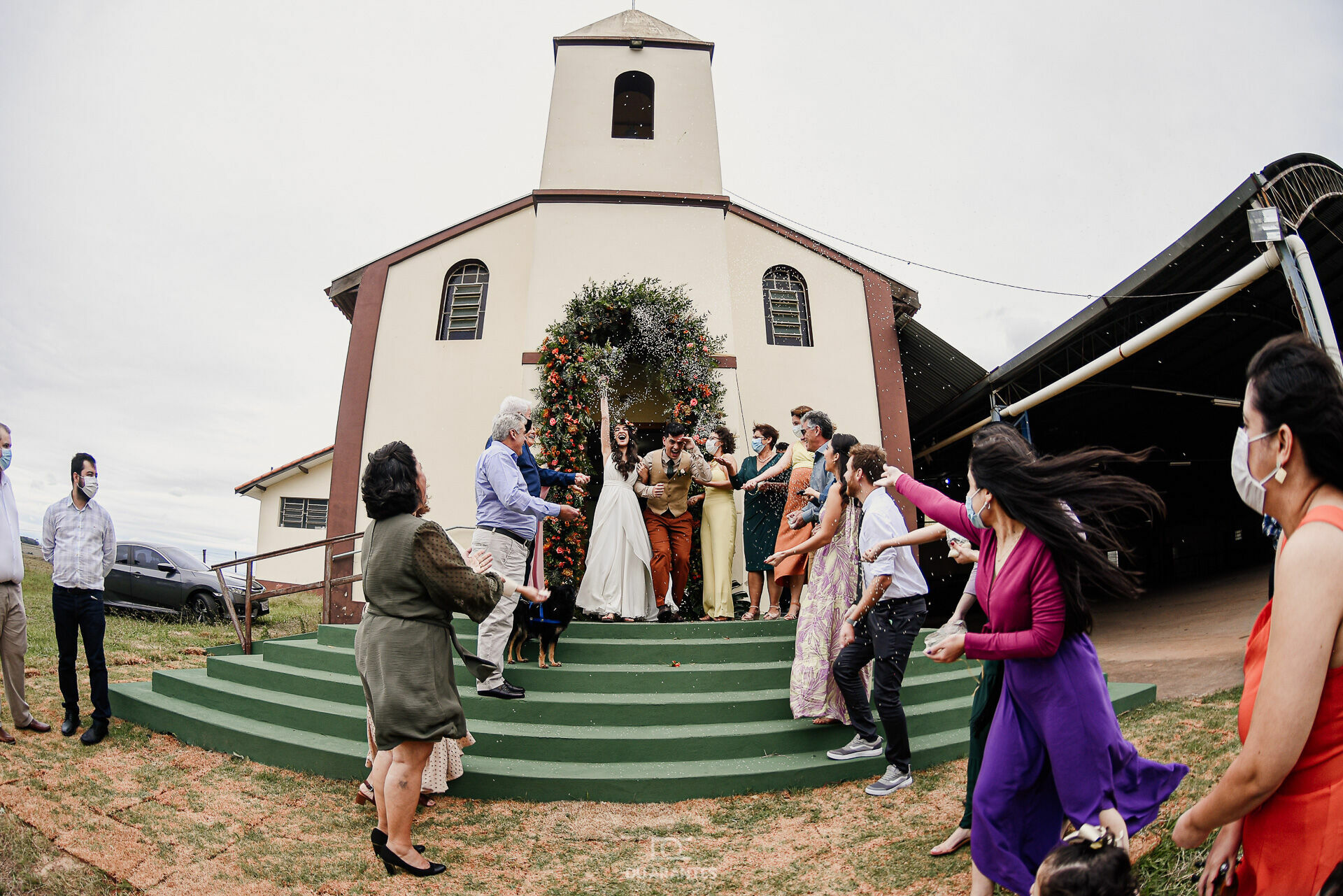 Foto Casamento numa igrejinha rural no interior de São Paulo Foto Casamento numa igrejinha rural no interior de São Paulo - Imagem 9