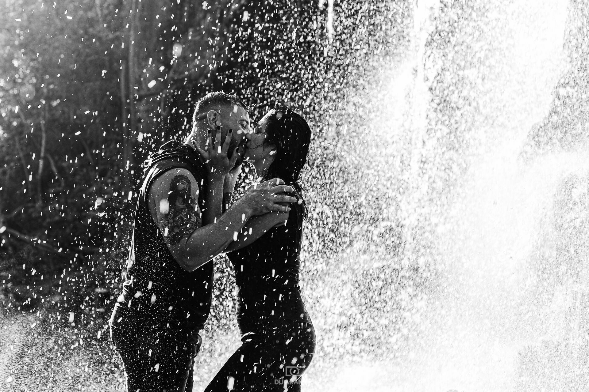 Foto Ensaio Pre Wedding na Cachoeira Foto Ensaio Pre Wedding na Cachoeira - Imagem 9