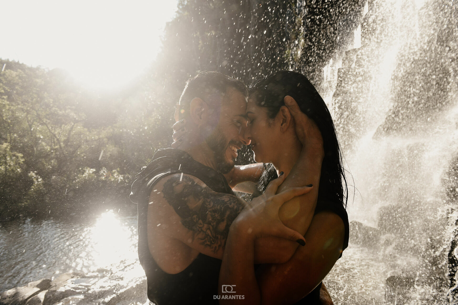 Foto Ensaio Pre Wedding na Cachoeira Foto Ensaio Pre Wedding na Cachoeira - Imagem 0