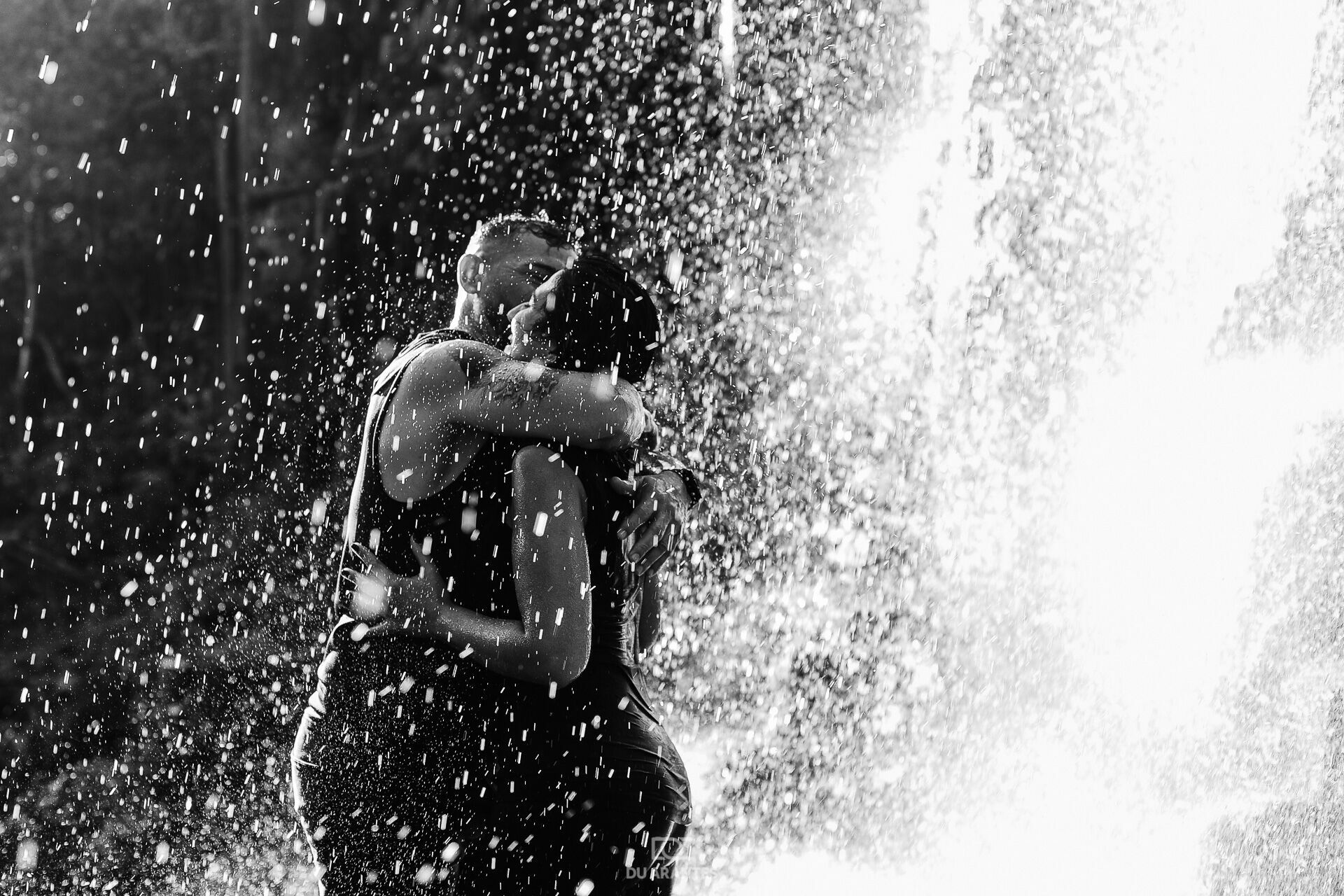 Foto Ensaio Pre Wedding na Cachoeira Foto Ensaio Pre Wedding na Cachoeira - Imagem 8