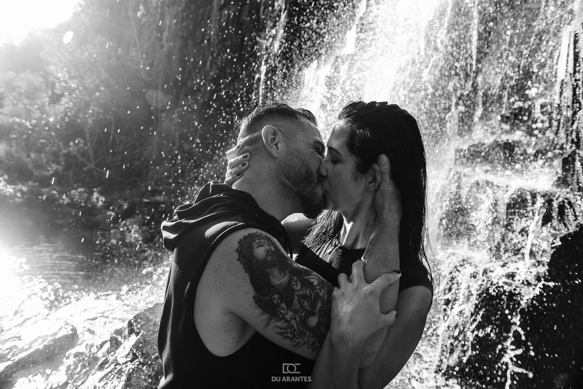 Foto Ensaio Pre Wedding na Cachoeira Foto Ensaio Pre Wedding na Cachoeira - Imagem 1